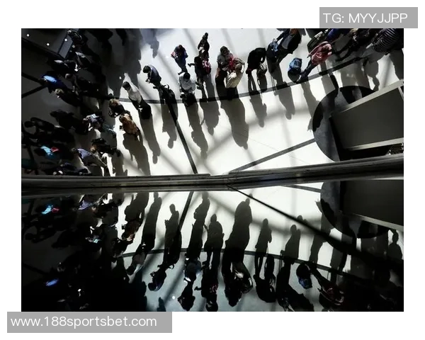 亚特兰大机场航班延误罗马全队深夜滞留难以启程